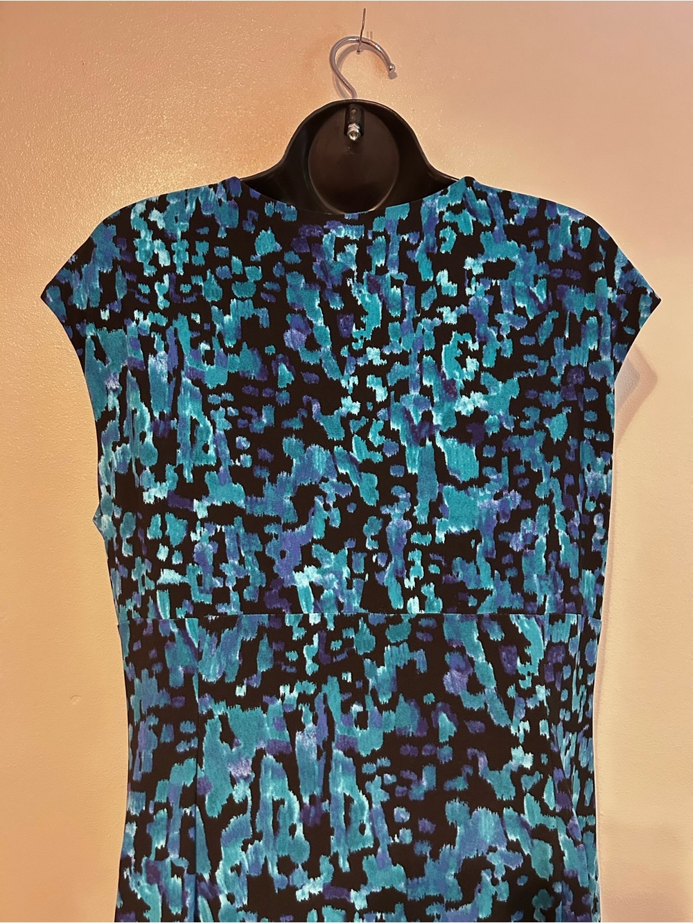 Chaps Black, Blue & Teal Abstract V-Neck Dress Size L - Picture 5 of 8